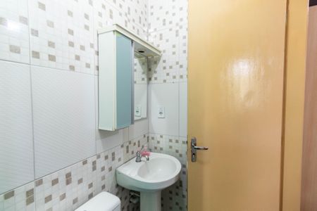 Casa de condomínio à venda com 60m², 2 quartos e 1 vaga Casa de condomínio à venda com 60m², 2 quartos e 1 vagaBanheiro da Suíte 1