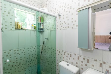 Casa de condomínio à venda com 60m², 2 quartos e 1 vaga Casa de condomínio à venda com 60m², 2 quartos e 1 vagaBanheiro da Suíte 1