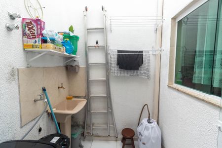 Casa de condomínio à venda com 60m², 2 quartos e 1 vaga Casa de condomínio à venda com 60m², 2 quartos e 1 vagaLavanderia