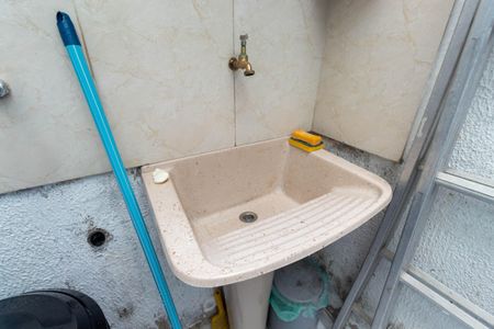 Casa de condomínio à venda com 60m², 2 quartos e 1 vaga Casa de condomínio à venda com 60m², 2 quartos e 1 vagaLavanderia