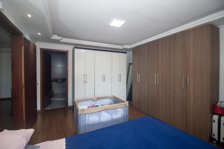 Casa à venda com 280m², 3 quartos e 2 vagas Casa à venda com 280m², 3 quartos e 2 vagasSuíte