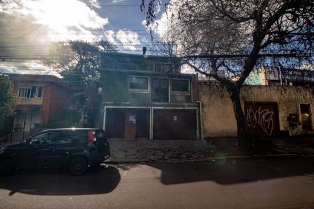 Casa à venda com 280m², 3 quartos e 2 vagas Casa à venda com 280m², 3 quartos e 2 vagasFachada e Placa