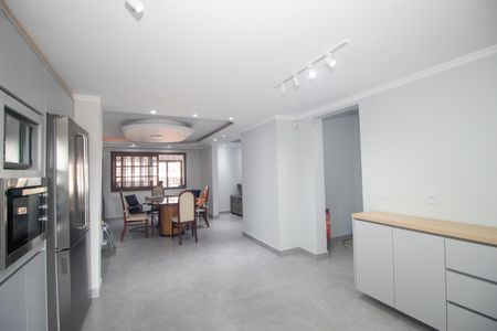 Casa à venda com 280m², 3 quartos e 2 vagas Casa à venda com 280m², 3 quartos e 2 vagasCozinha