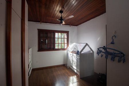 Casa à venda com 280m², 3 quartos e 2 vagas Casa à venda com 280m², 3 quartos e 2 vagasQuarto