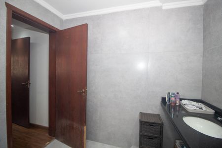 Casa à venda com 280m², 3 quartos e 2 vagas Casa à venda com 280m², 3 quartos e 2 vagasBanheiro da Suíte