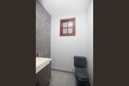 Casa à venda com 280m², 3 quartos e 2 vagas Casa à venda com 280m², 3 quartos e 2 vagasLavabo