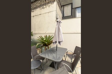Apartamento à venda com 76m², 3 quartos e 2 vagas Apartamento à venda com 76m², 3 quartos e 2 vagasÁrea comum - Piscina