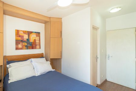 Apartamento à venda com 76m², 3 quartos e 2 vagas Apartamento à venda com 76m², 3 quartos e 2 vagasSuíte