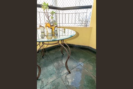 Apartamento à venda com 76m², 3 quartos e 2 vagas Apartamento à venda com 76m², 3 quartos e 2 vagasSacada