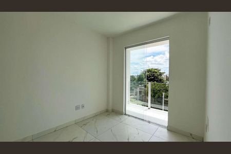 Casa à venda com 80m², 2 quartos e 2 vagas
