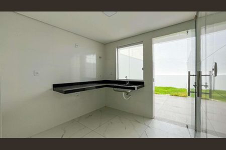 Casa à venda com 80m², 2 quartos e 2 vagas