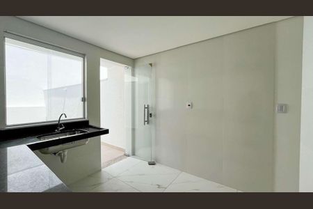 Casa à venda com 80m², 2 quartos e 2 vagas