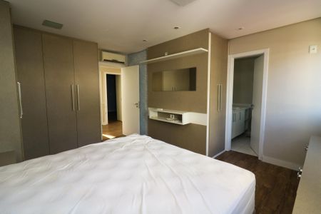 Casa de condomínio à venda com 175m², 3 quartos e 2 vagas Casa de condomínio à venda com 175m², 3 quartos e 2 vagasQuarto Suíte