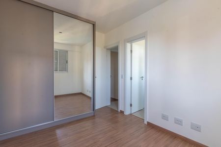 Apartamento à venda com 95m², 3 quartos e 2 vagas Apartamento à venda com 95m², 3 quartos e 2 vagasQuarto 3