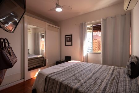 Apartamento à venda com 78m², 2 quartos e 1 vaga Apartamento à venda com 78m², 2 quartos e 1 vaga Suíte