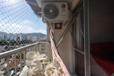 Apartamento à venda com 78m², 2 quartos e 1 vaga Apartamento à venda com 78m², 2 quartos e 1 vagaVaranda