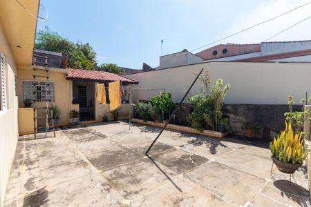 Casa à venda com 160m², 3 quartos e 4 vagas Casa à venda com 160m², 3 quartos e 4 vagasQuintal