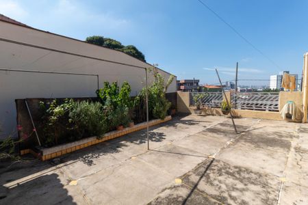 Casa à venda com 160m², 3 quartos e 4 vagas Casa à venda com 160m², 3 quartos e 4 vagasQuintal