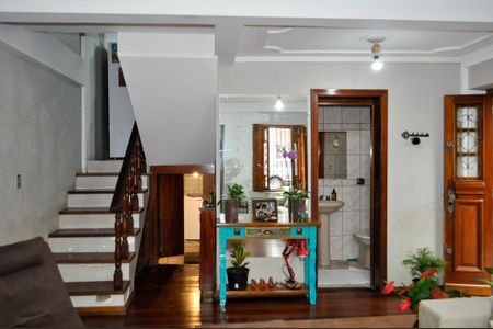 Casa à venda com 160m², 5 quartos e 2 vagasSala