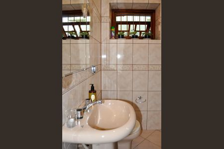 Casa à venda com 160m², 5 quartos e 2 vagasLavabo