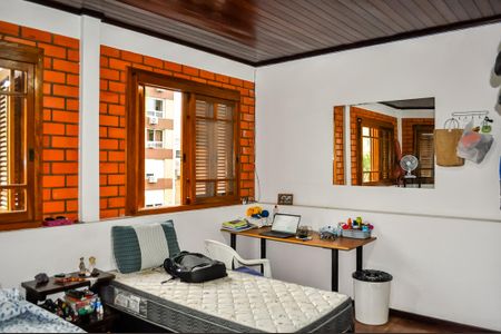 Casa à venda com 160m², 5 quartos e 2 vagasSuíte  5