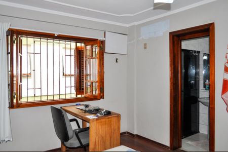 Casa à venda com 160m², 5 quartos e 2 vagasSuíte  3