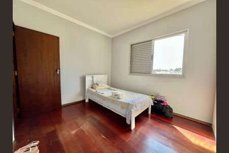 Casa à venda com 188m², 4 quartos e 6 vagas Casa à venda com 188m², 4 quartos e 6 vagasQuarto 2