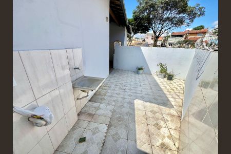 Casa à venda com 188m², 4 quartos e 6 vagas Casa à venda com 188m², 4 quartos e 6 vagasÁrea Externa - Serviço