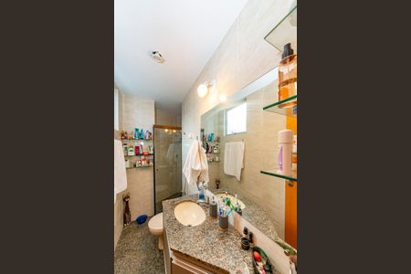 Apartamento à venda com 210m², 4 quartos e 3 vagasBanheiro da Suíte