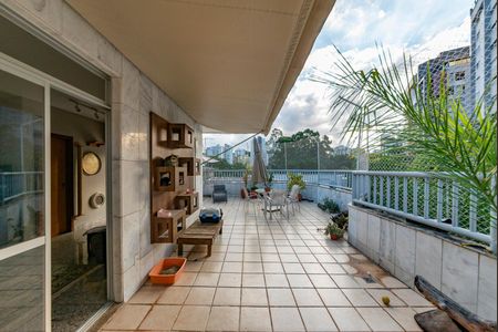 Apartamento à venda com 210m², 4 quartos e 3 vagasÁrea Externa