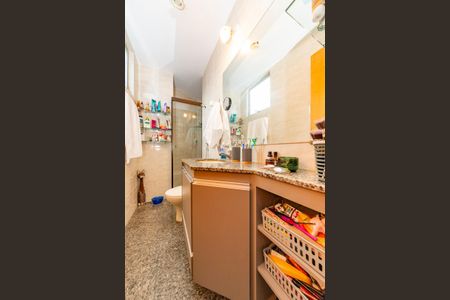 Apartamento à venda com 210m², 4 quartos e 3 vagasBanheiro da Suíte