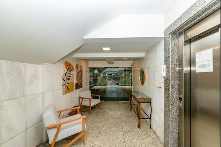 Apartamento à venda com 210m², 4 quartos e 3 vagasÁrea comum - Hall de entrada