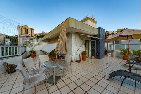 Apartamento à venda com 210m², 4 quartos e 3 vagasÁrea Externa