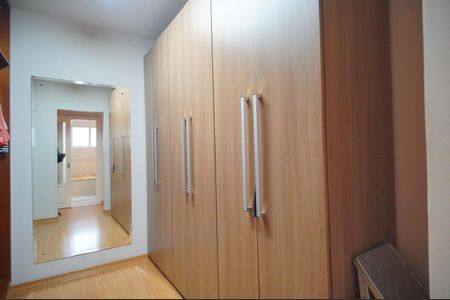 Apartamento à venda com 210m², 4 quartos e 2 vagasCloset
