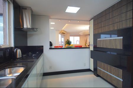 Apartamento à venda com 210m², 4 quartos e 2 vagasCozinha