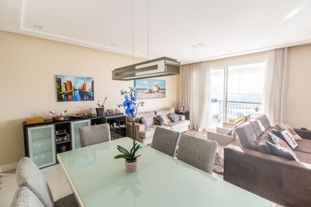 Apartamento à venda com 127m², 3 quartos e 2 vagas Apartamento à venda com 127m², 3 quartos e 2 vagasSala de Jantar