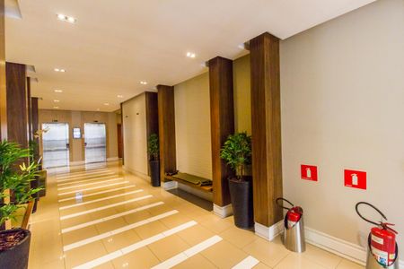 Apartamento à venda com 127m², 3 quartos e 2 vagas Apartamento à venda com 127m², 3 quartos e 2 vagasHall social