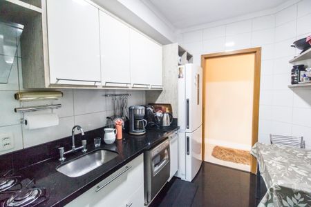 Apartamento à venda com 127m², 3 quartos e 2 vagas Apartamento à venda com 127m², 3 quartos e 2 vagasCozinha
