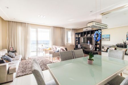 Apartamento à venda com 127m², 3 quartos e 2 vagas Apartamento à venda com 127m², 3 quartos e 2 vagasSala de Jantar