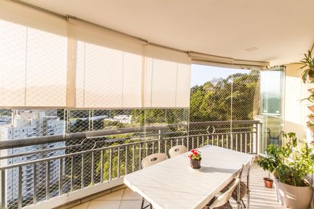 Apartamento à venda com 127m², 3 quartos e 2 vagas Apartamento à venda com 127m², 3 quartos e 2 vagasVaranda gourmet