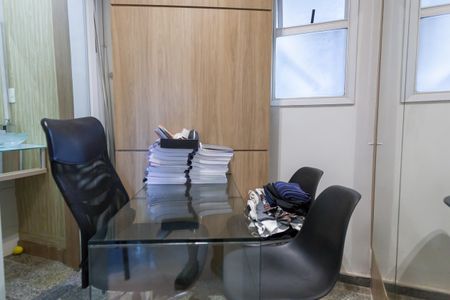 Apartamento à venda com 170m², 3 quartos e 5 vagasEscritório