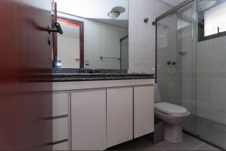 Apartamento à venda com 215m², 4 quartos e 3 vagas Apartamento à venda com 215m², 4 quartos e 3 vagasBanheiro  Suíte 1