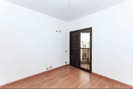 Apartamento à venda com 215m², 4 quartos e 3 vagas Apartamento à venda com 215m², 4 quartos e 3 vagas Suíte 2