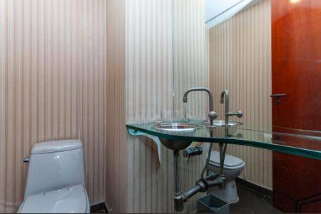 Apartamento à venda com 215m², 4 quartos e 3 vagas Apartamento à venda com 215m², 4 quartos e 3 vagasLavabo