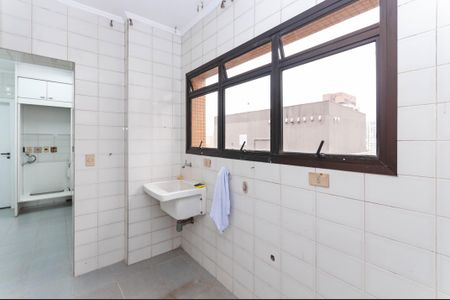 Apartamento à venda com 215m², 4 quartos e 3 vagas Apartamento à venda com 215m², 4 quartos e 3 vagasÁrea de Serviço