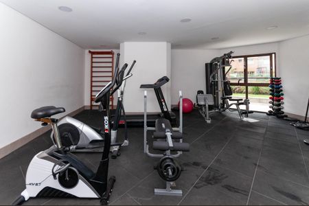 Apartamento à venda com 215m², 4 quartos e 3 vagas Apartamento à venda com 215m², 4 quartos e 3 vagasÁrea Comum - Academia
