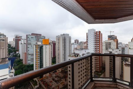 Apartamento à venda com 215m², 4 quartos e 3 vagas Apartamento à venda com 215m², 4 quartos e 3 vagasVaranda  Suíte 2