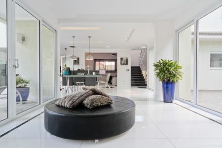 Casa à venda com 600m², 4 quartos e sem vagaSala