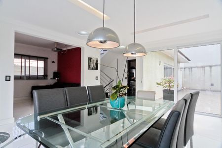 Casa à venda com 600m², 4 quartos e sem vagaSala