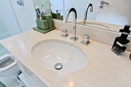 Casa à venda com 600m², 4 quartos e sem vagaBanheiro da Suíte 3